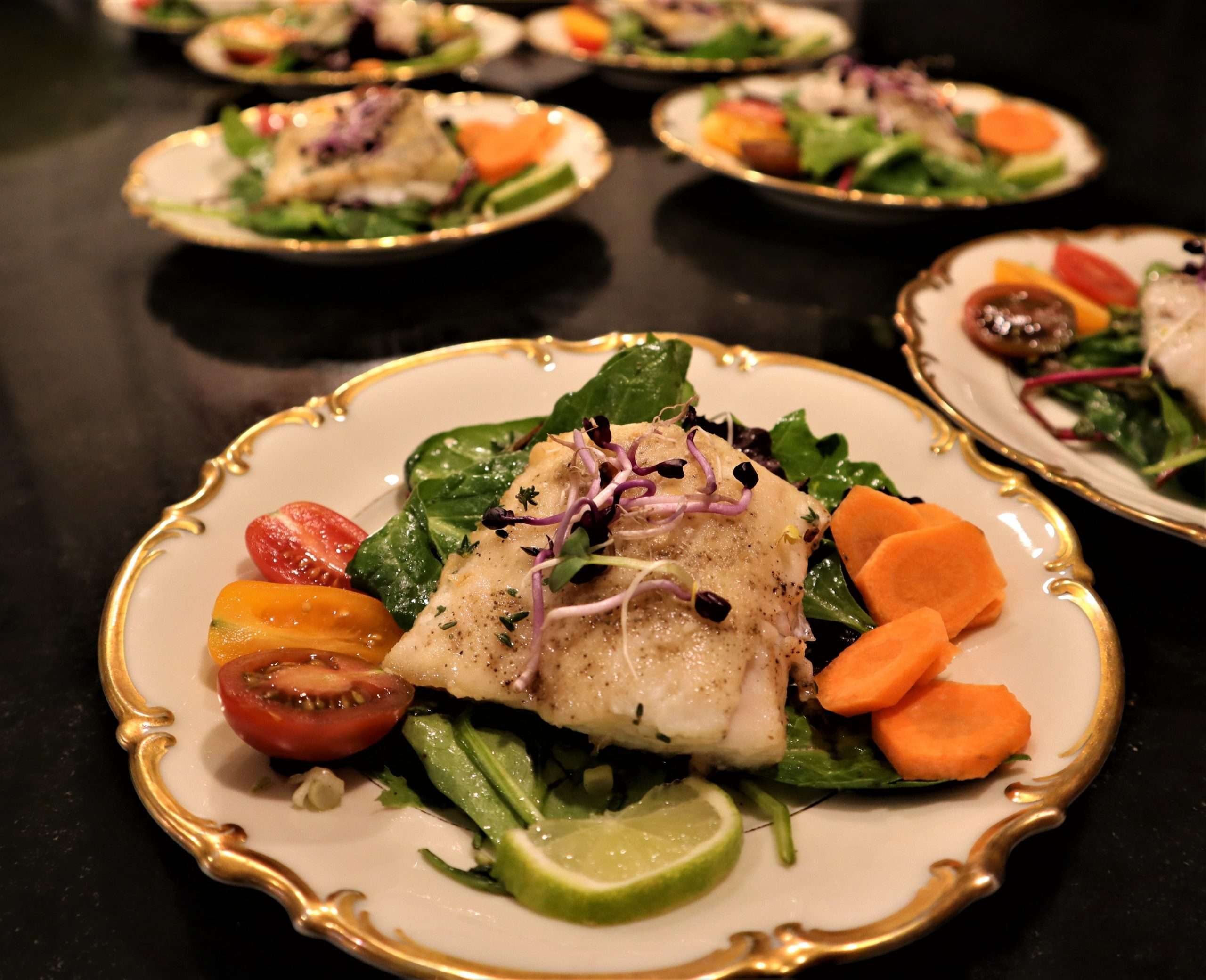 Zanderfilet auf Blattsalat