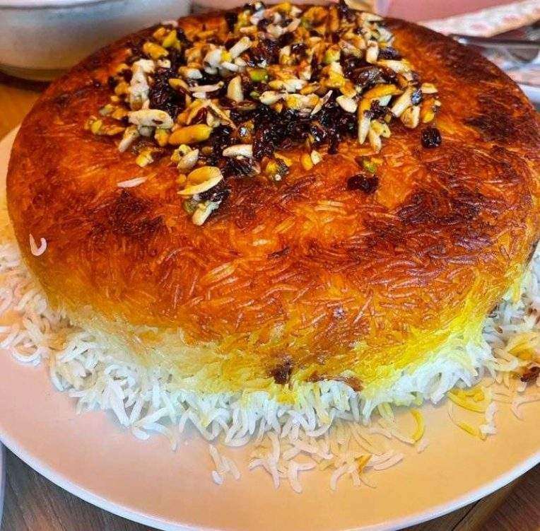 Knsupriger Basmatireis nach persischer Art mit Safran
